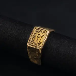 Capedecilone